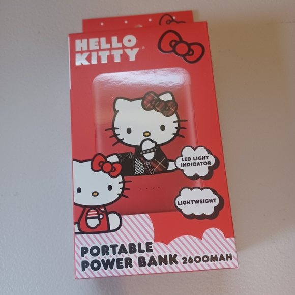 Hello kitty portable power bank BNIB HTF RARE LIMITED EDITION - Picture 4 of 4